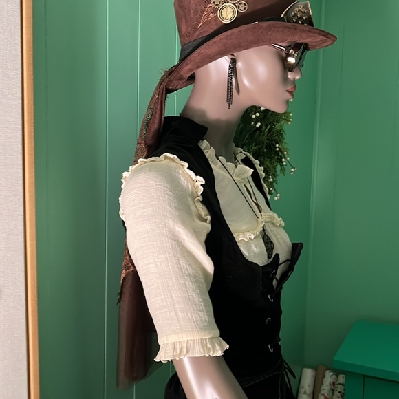 A 12 piece Steampunk Holloween costume - Picture 5 of 11